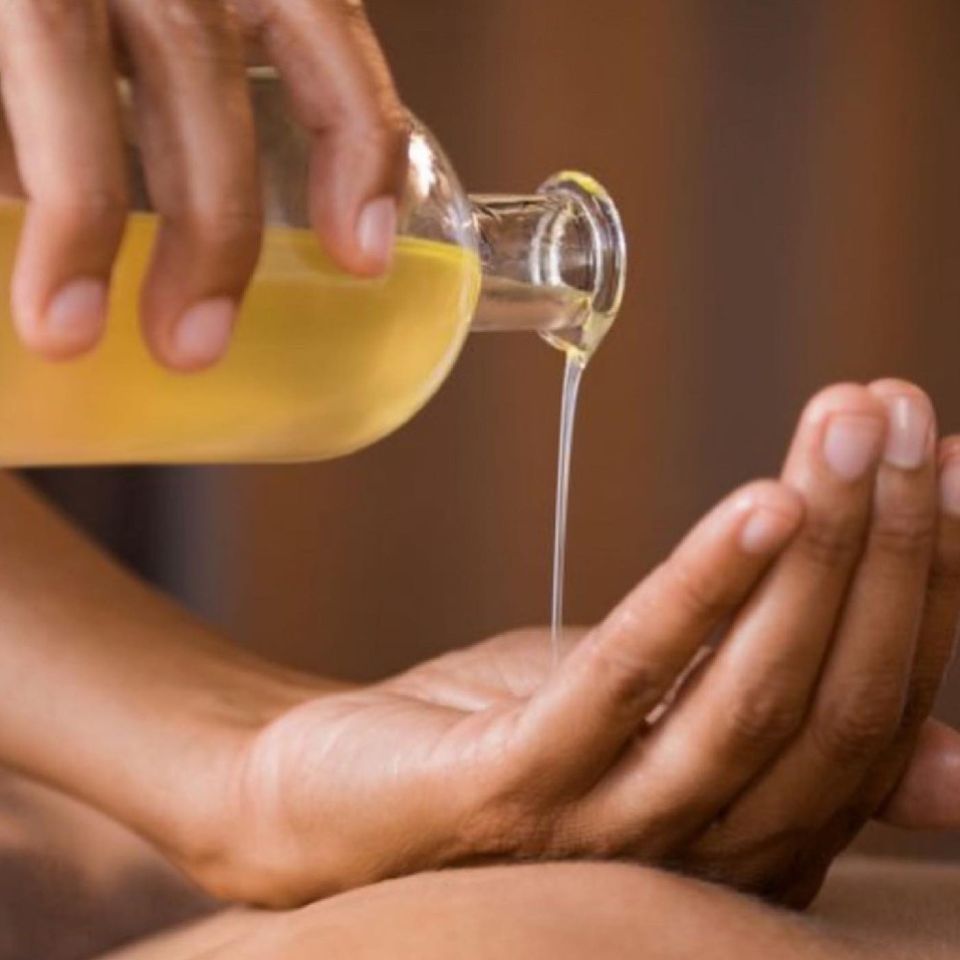 Jessie's Hair & Beauty massage oil